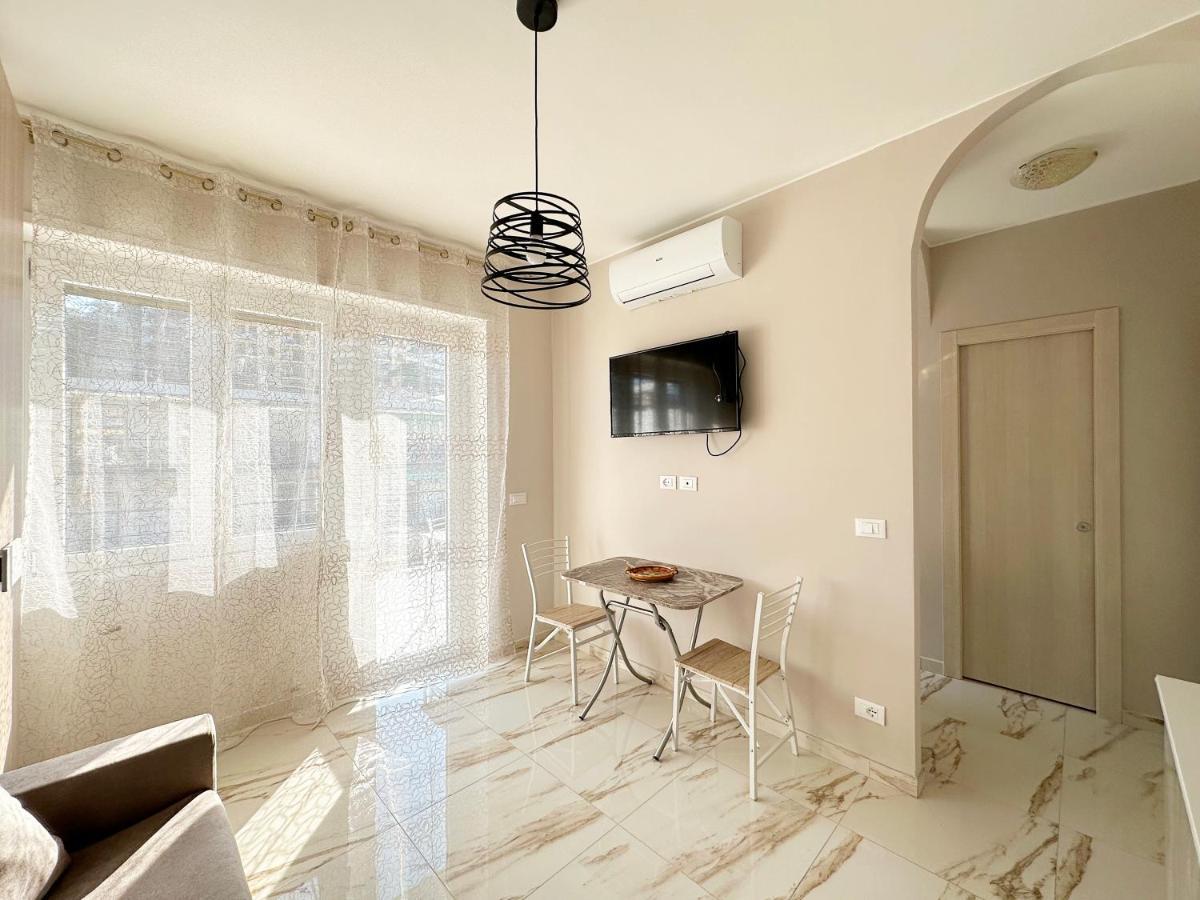 Apartmán Wh - Un Posto Al Sole - Attico Monolocale Con Parcheggio Gratuito - 5 Minuti Dal Centro - Wifi Sanremo Exteriér fotografie